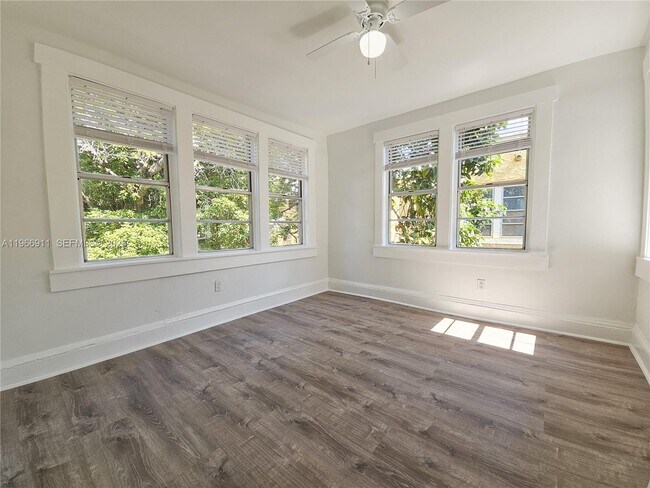 Building Photo - 2007 SW 10th St