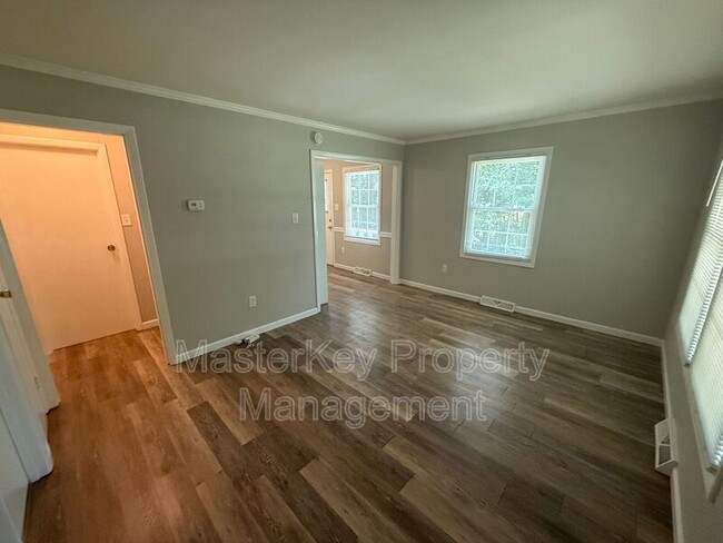 Building Photo - 223 Byrum St