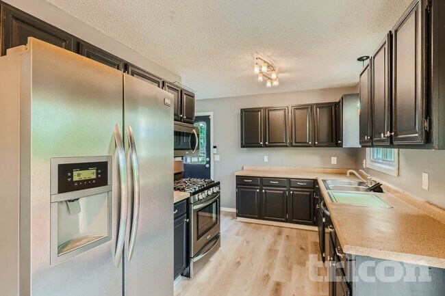 Building Photo - 6510 Hokah Dr