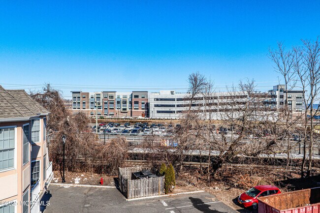 Building Photo - 105 Adamecs Way