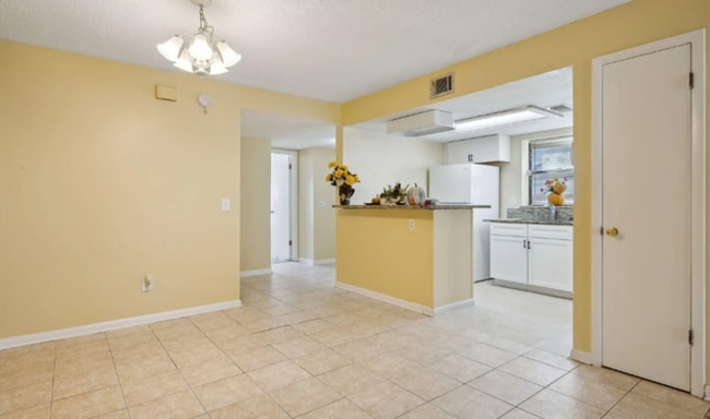 Building Photo - 2/2 townhome located near NAS Jax