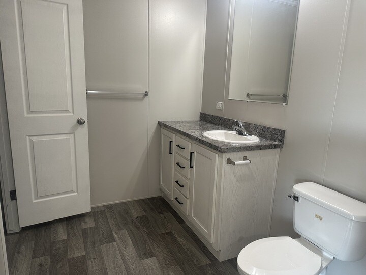 Building Photo - 38041 Chilver Ave