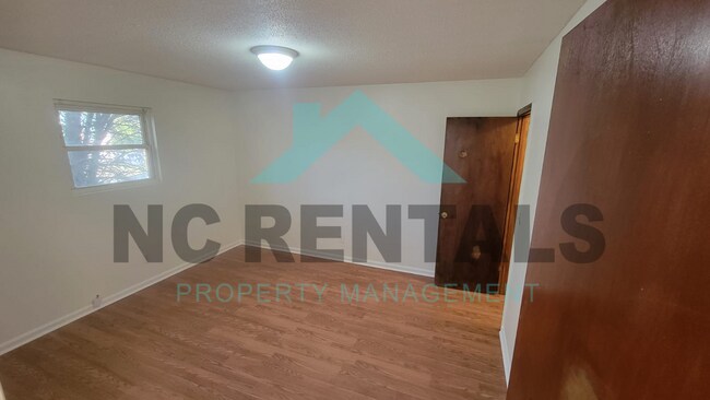 Building Photo - 2559 Green Oaks Ct SE
