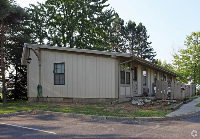 Pine Valley Apartments - Pine Village Apartments