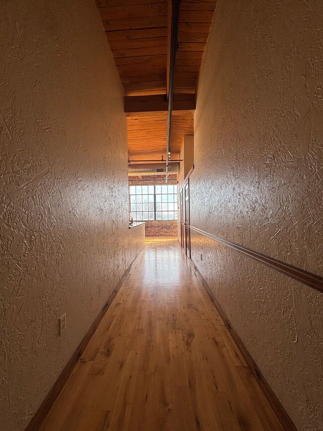 Building Photo - Large One Bedroom One and a half bath Loft...