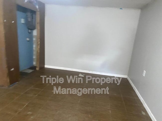 Building Photo - 14655 Fox Manor Dr