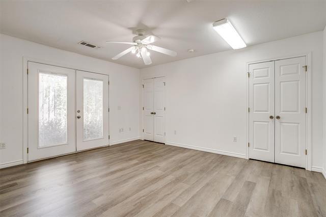 Building Photo - 208 N Val Verde