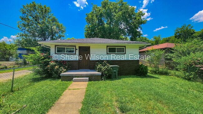 Primary Photo - 2110 Appling St