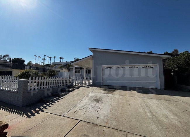 Building Photo - 5000 Macario Dr