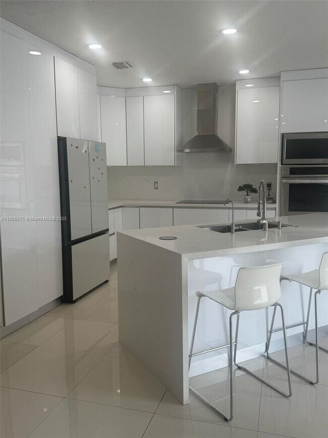 Building Photo - 3521 W 86th Terrace