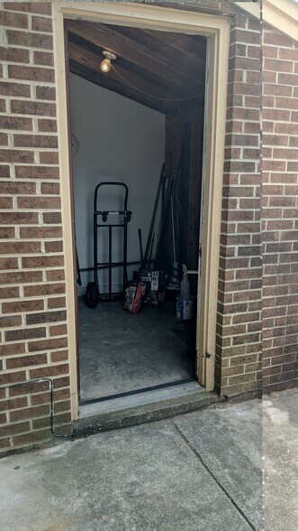 Building Photo - 610 Rawls Dr