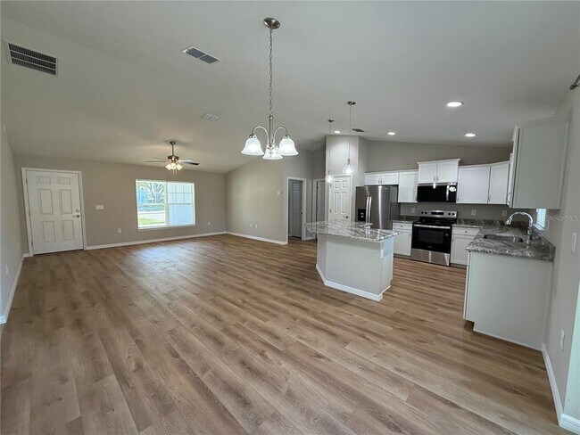 Building Photo - 10426 SW 133 Ave