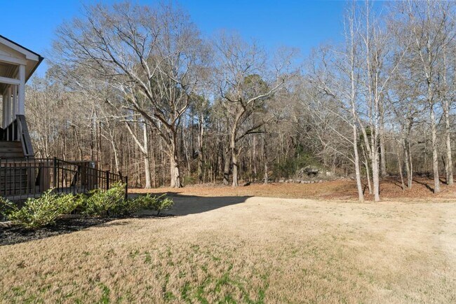 Building Photo - 568 Versailles Dr