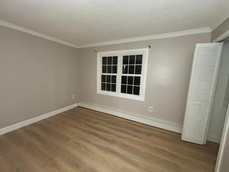 Building Photo - 24 Kenmar Dr