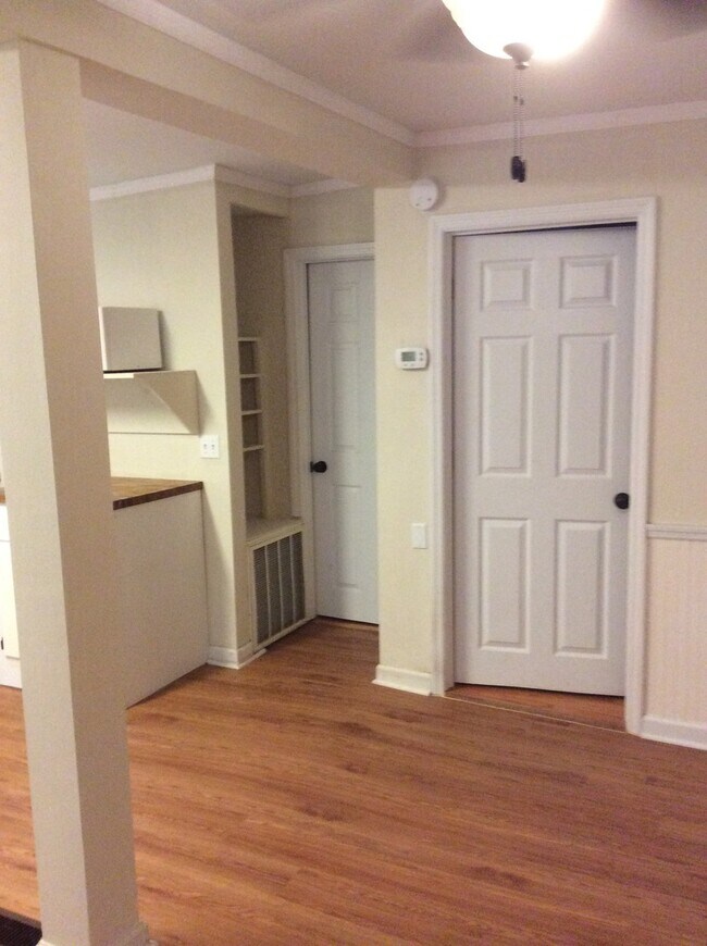 Building Photo - House in Medart