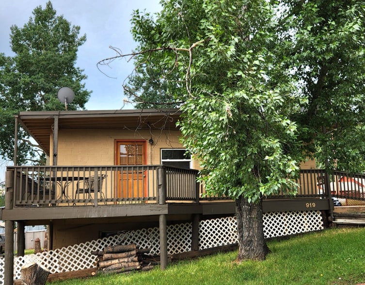 Building Photo - 919 W Lorraine Ave