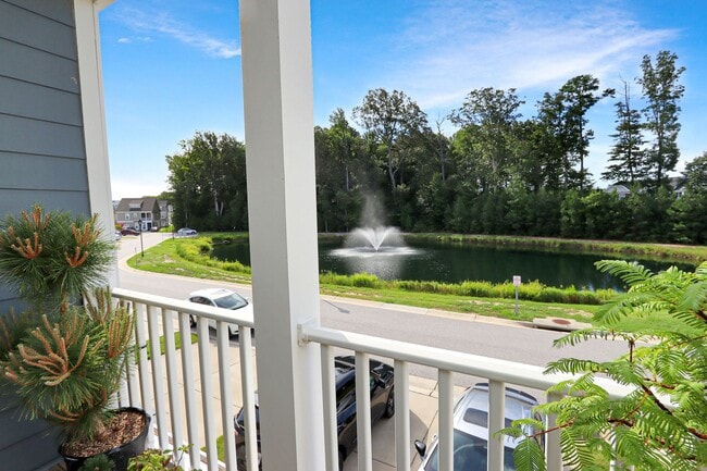 Building Photo - Low Maintenance Condo Living