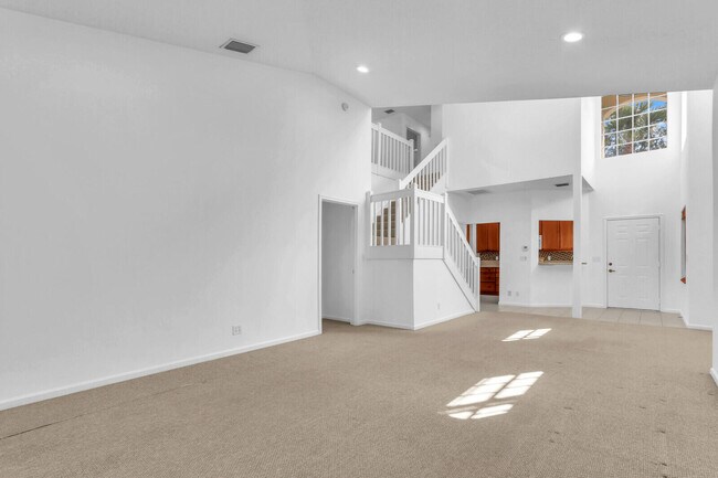 Building Photo - 479 Tequesta Dr