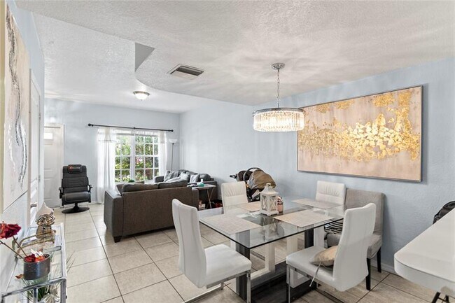Building Photo - 7856 Dixie Beach Cir