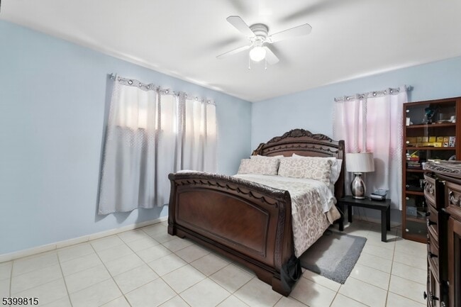 Building Photo - 34 Ward Ave