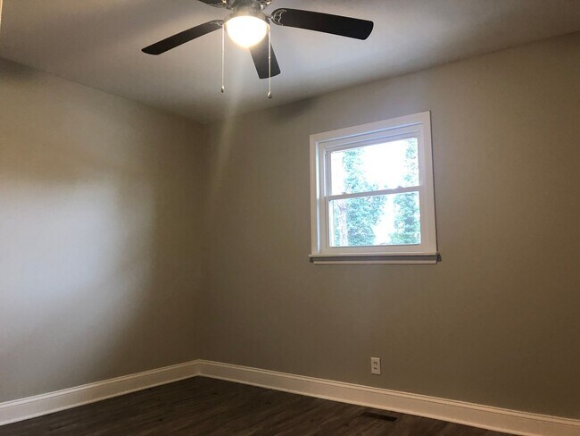 Building Photo - Oak Trail Apartments