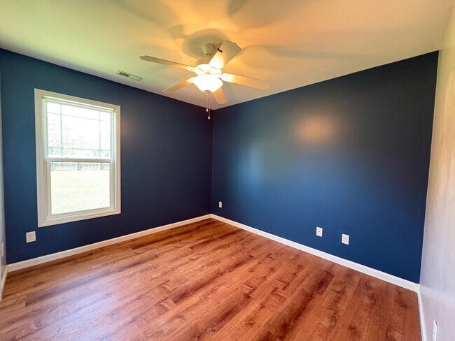Building Photo - Welcome to Turkey Ridge!