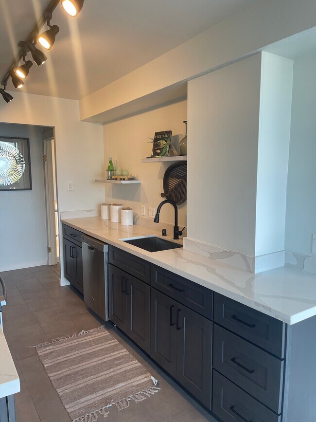 Remodeled kitch - 1555 Lakeside Dr