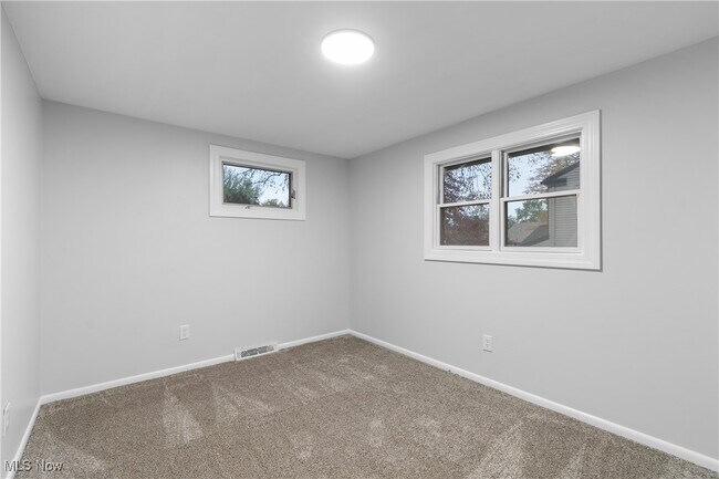 Building Photo - 16982 Bob White Cir