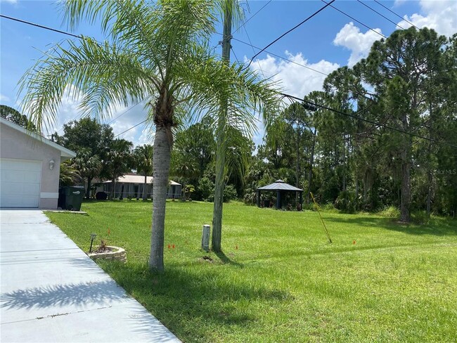 Building Photo - 1612 Atwater Dr