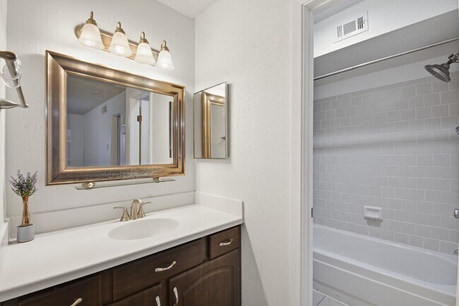 Building Photo - 2601 S Braeswood Blvd