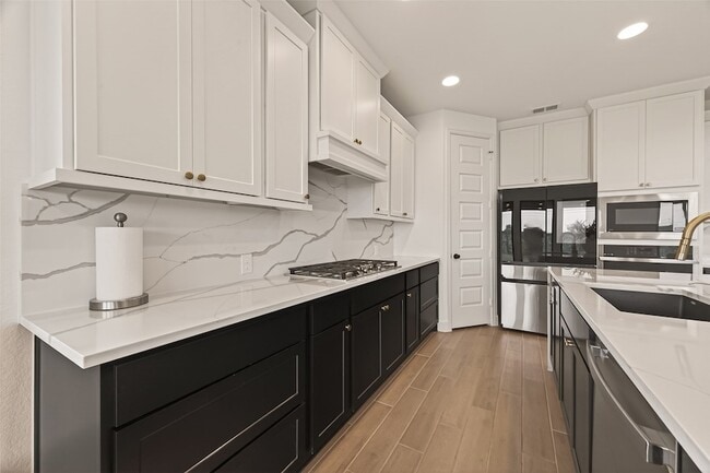 Building Photo - 5335 Gilded Ests Dr