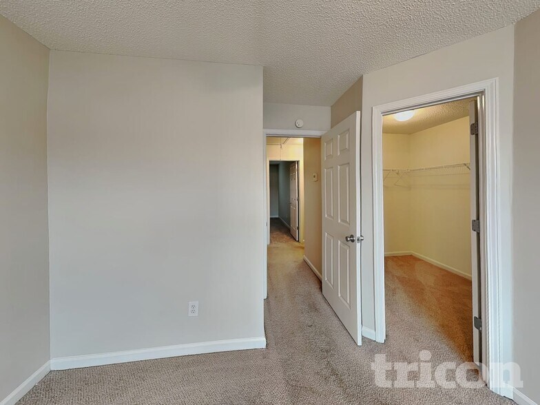 Building Photo - 5484 Sierra Tr