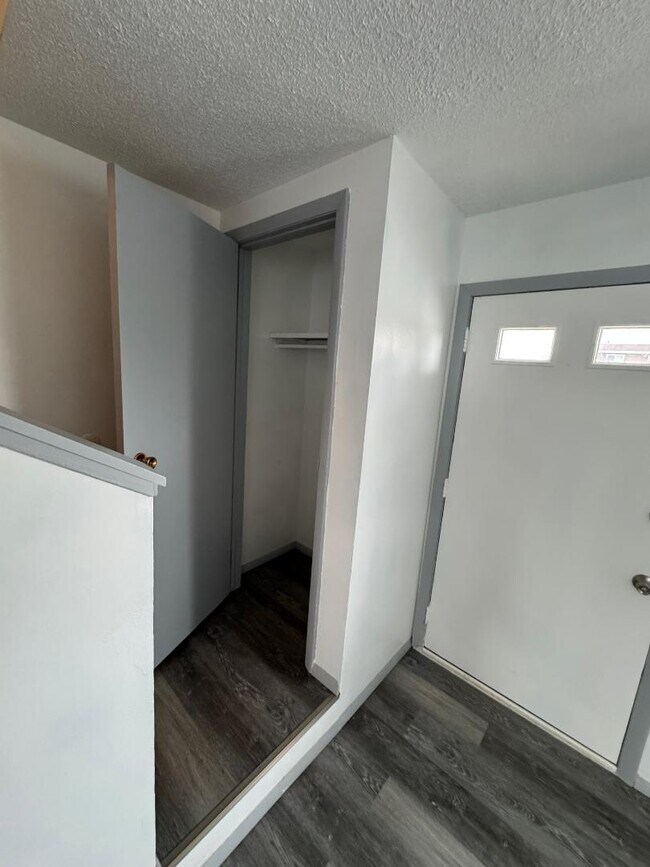 Building Photo - 32-46 Manor Drive - 44