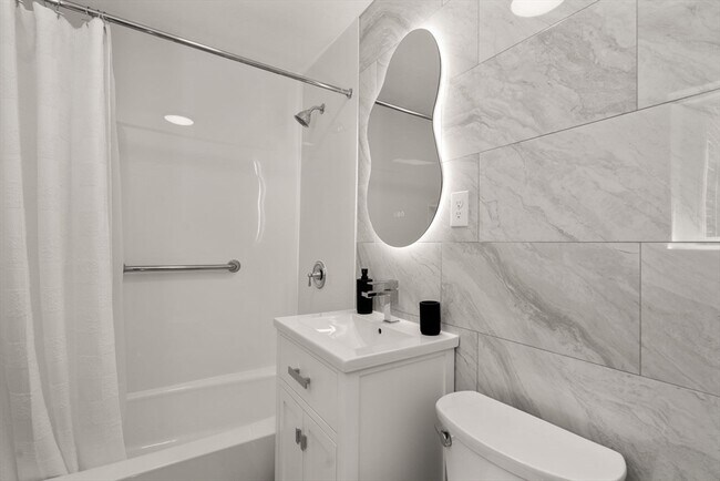 Building Photo - 47 Bayberry Dr