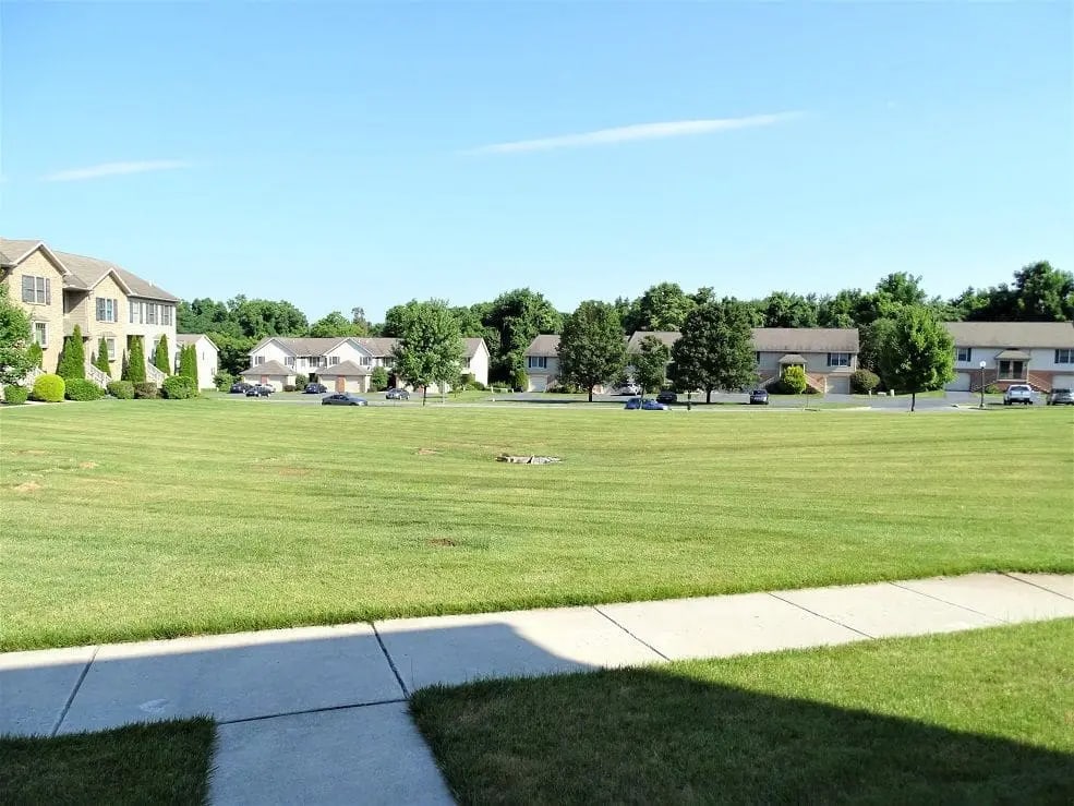 Building Photo - 945 Woodridge Dr