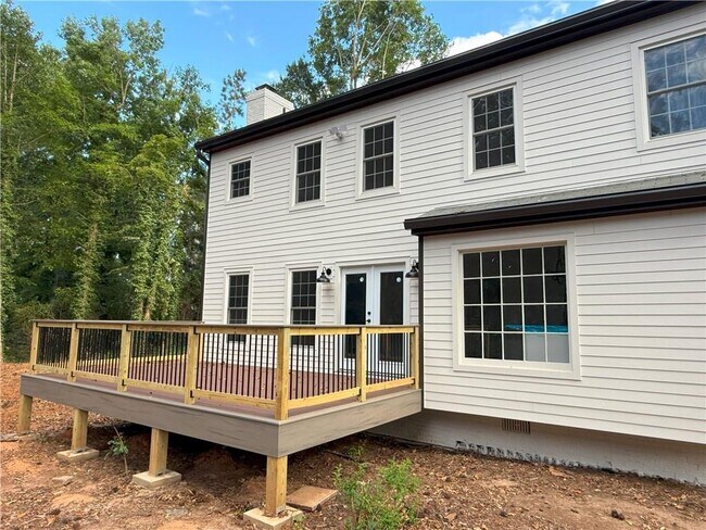 Building Photo - 2461 Sheila Ln
