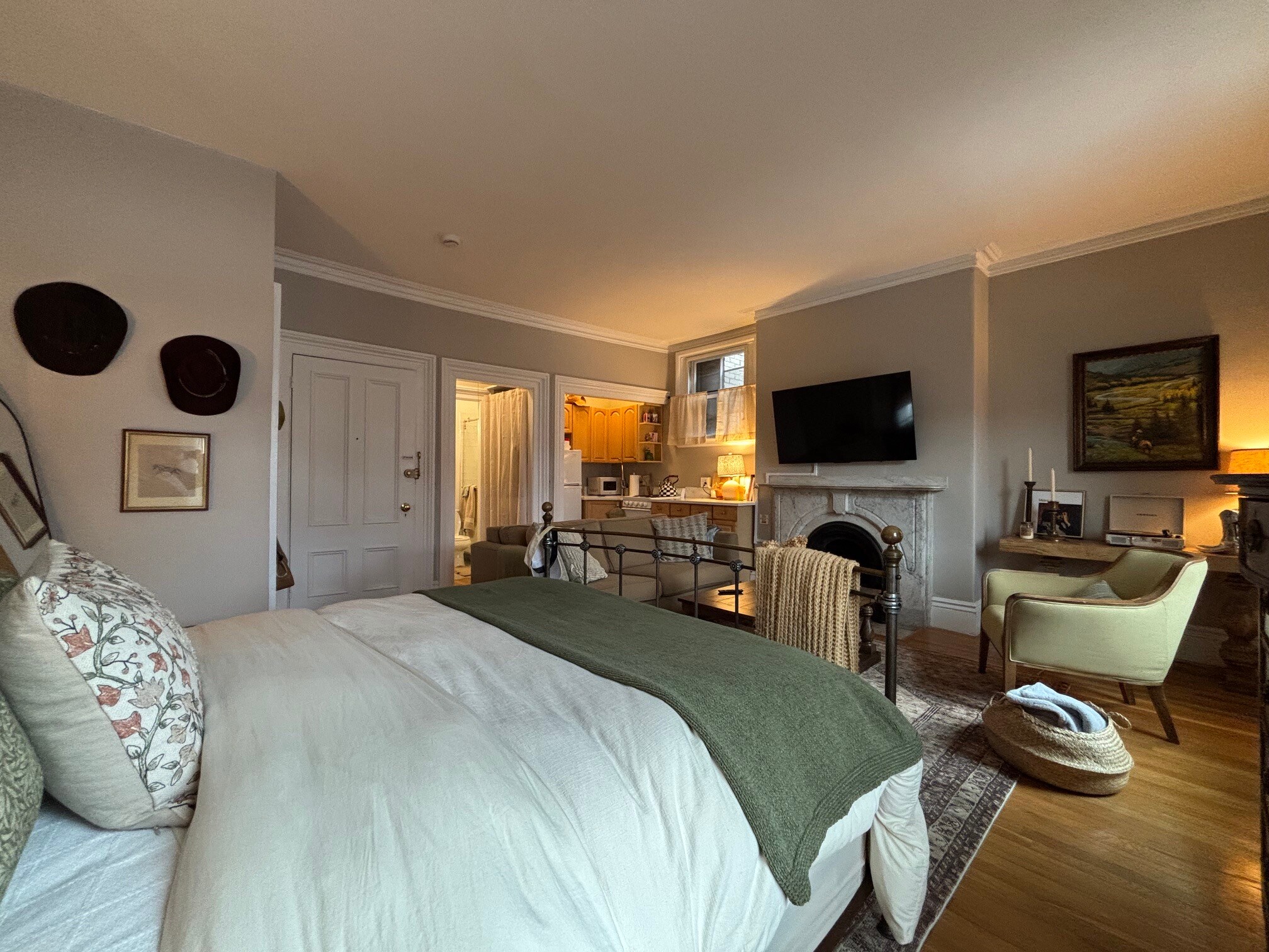 Building Photo - 82 Charles St