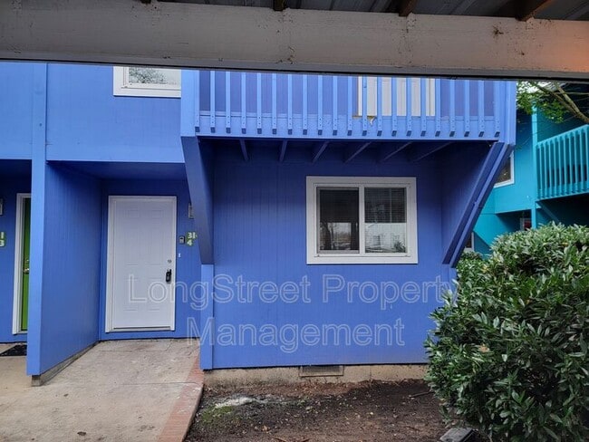 Primary Photo - 3141 N Shore Dr SE