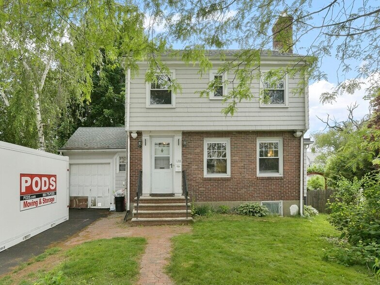 Primary Photo - 128 Parsons St