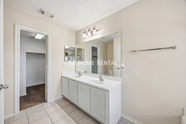 Building Photo - 2939 Hackamore Hollow Ln