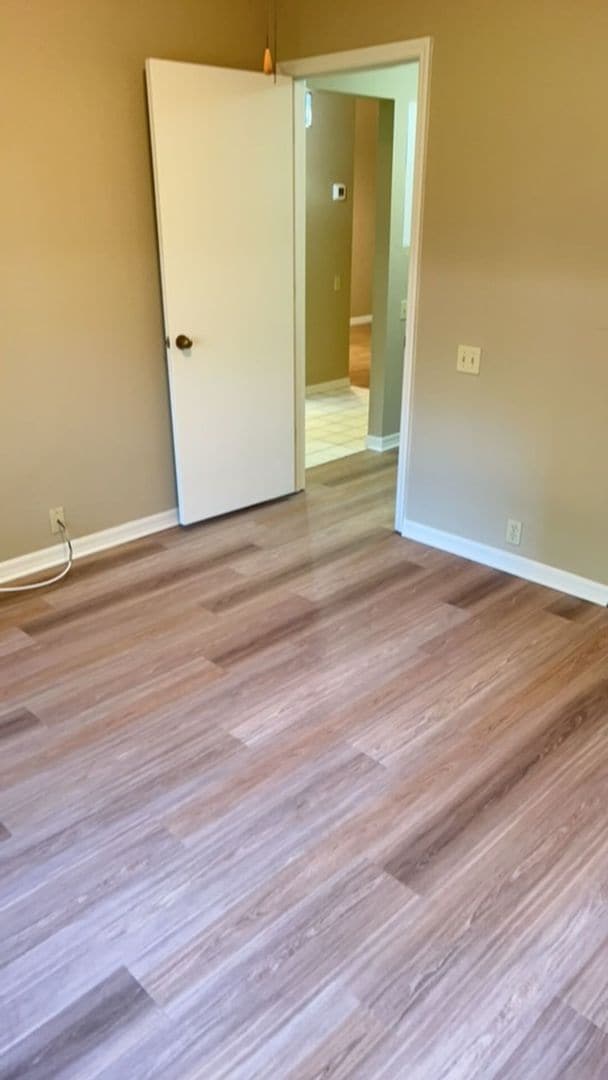 Building Photo - Great 2/2 In Woodcreek Village-Sublease