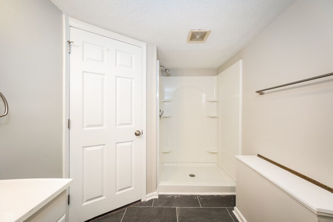 Building Photo - 6667 E 17th St