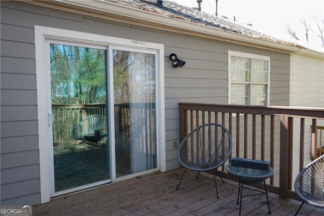 Building Photo - 5444 Glen Haven Dr