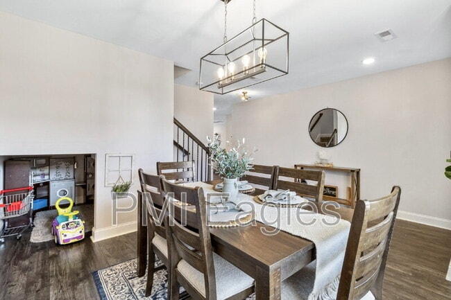 Building Photo - 491 Kinslow Ct