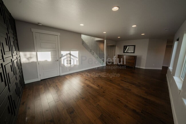 Building Photo - 1867 S Prairie Pond Rd