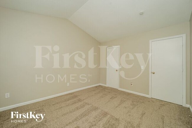 Building Photo - 821 Blazingwood Dr
