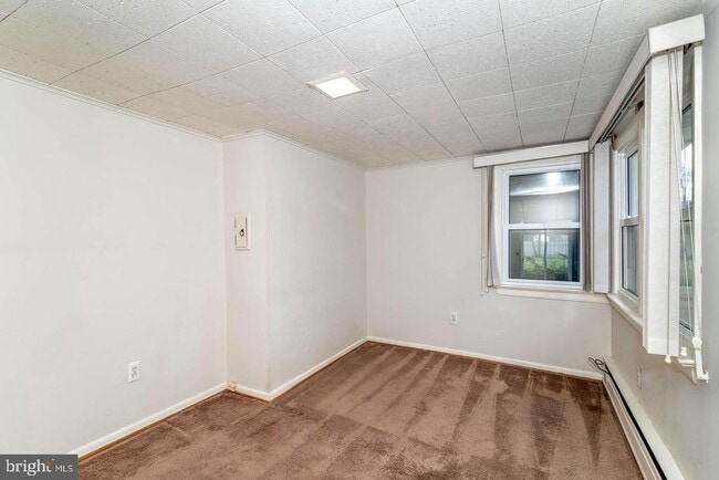 Building Photo - 520 Powell Rd