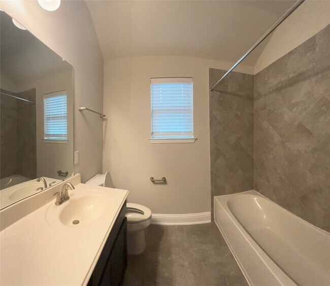 Building Photo - 14915 Gyrfalcon Fork