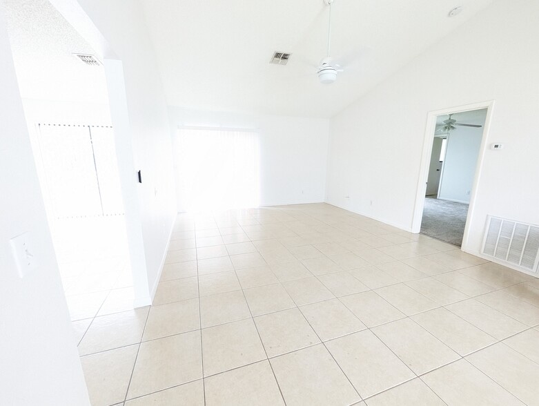 Great room - 3740 Giblin Dr