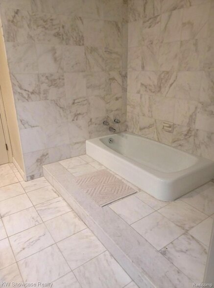 Building Photo - 5064 Far Ravine Ct